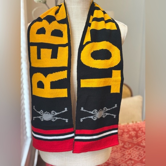 Star Wars “Rebel Pilot” Knit Winter Scarf. X-Wing/Luke Skywalker Black/Gold EUC - Picture 1 of 8